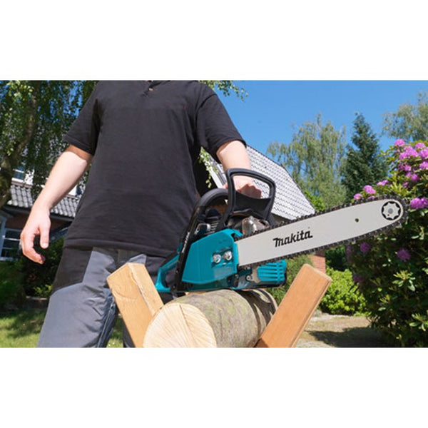 Makita EA3502S Petrol Chainsaw Cutting Wood - Home & Garden Tool