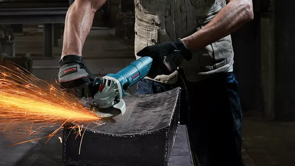 Bosch GWS 9-115 Angle Grinder: Metal Grinding in Action, Power Tool with Sparks
