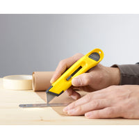 Stanley Light-Weight Retractable Knife | 0-10-088 - image 1