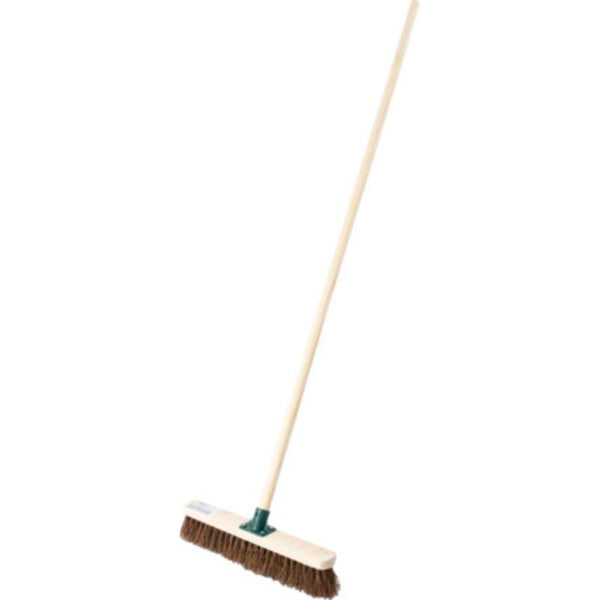 Cotswold 18" STIFF BASSINE BROOM C/W 60"WOODEN HANDLE