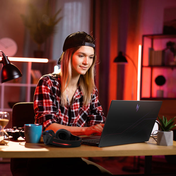 Acer NITRO V 15 Gaming Laptop 15.6″ | Intel Core 7 240H | 16GB | 512GB | RTX 4050 6GB | Windows 11 Home-NH.QUAEA.00D