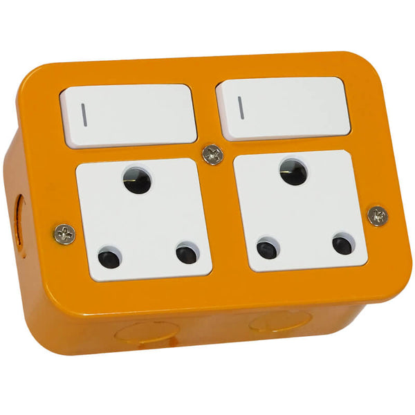 Major Tech VETi 1 - Industrial Switched RSA Socket Outlet - Industrial & Weatherproof | VMC222AM - image 1