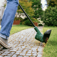 Bosch EasyGrassCut 18V-230 Cordless Grass Trimmer: Lightweight, Adjustable for Lawn Edging & Trimming