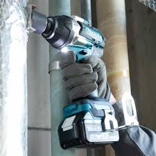Makita | Cordless Impact Wrench 12.7Mm TOOL ONLY - DTW700ZJ