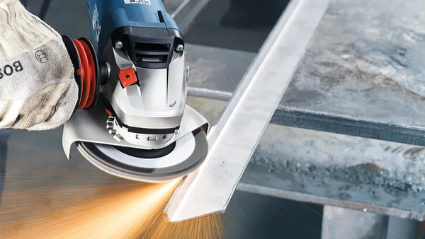 Metal Grinding with Bosch Angle Grinder & Flap Disc: Smooth Finish, Robust Metalworking, 120 Grit